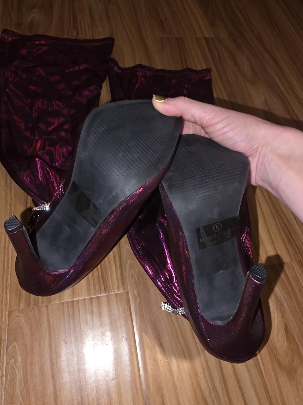 NWOT Purple metallic thigh high boots wi silver chain detail size 6